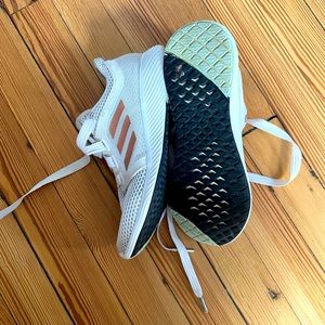 Womens size 8, Adidas Bounce